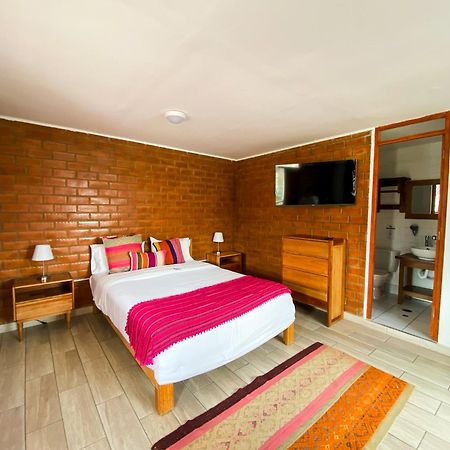 Хостел Tupac Huaraz Экстерьер фото
