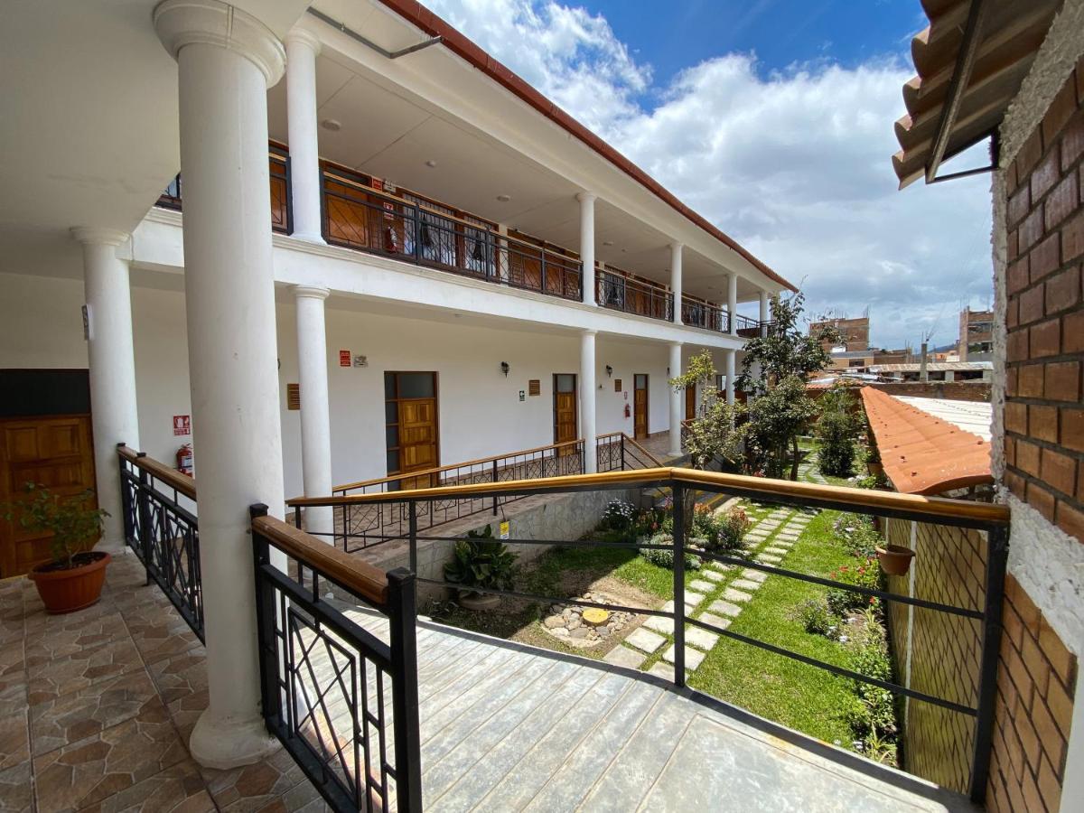 Хостел Tupac Huaraz Экстерьер фото